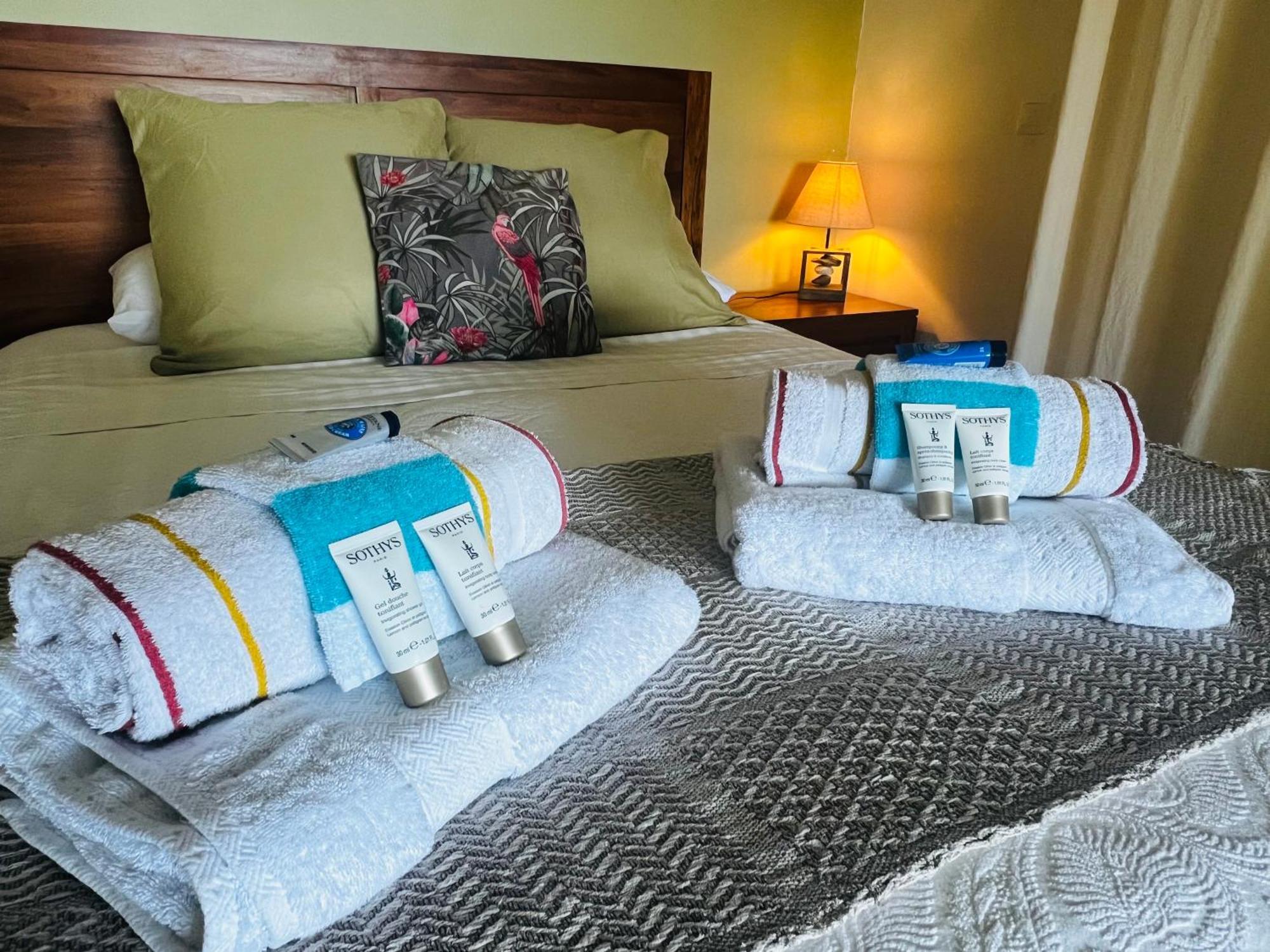 Vue Mer/3Beds/Piscine/Wifi/900 Metres De La Plage Deshaies Kültér fotó
